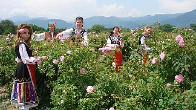 Да се хванеш за традициите насред епидемията