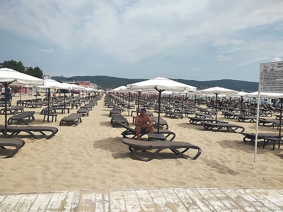 Скандал!Скочиха на Ангелкова за безплатните чадъри