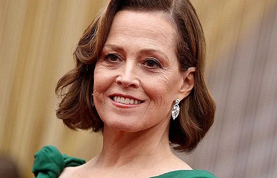 Сигорни Уийвър се завръща за „Аватар 2“