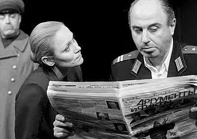 Гледаме звезди на театъра в „Три сестри“ от Чехов