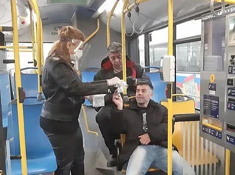 Масови проверки за маски в градския транспорт