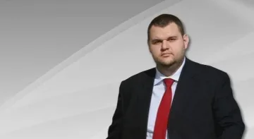 Жестове от Пеевски за Пазарджик и Пловдив