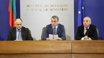 Топмедик: Дълго ще търсим лечение за коронавируса