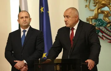 Борисов прати Радев да си говори с Путин