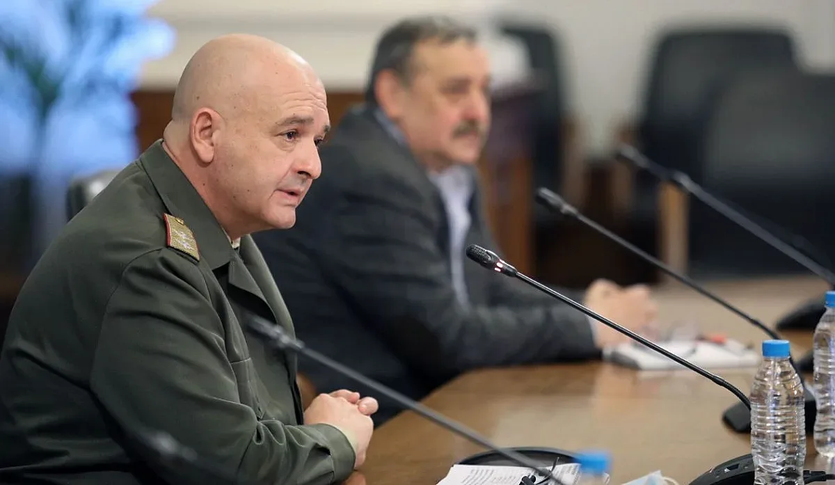 Мутафчийски честити празника на военни и медици