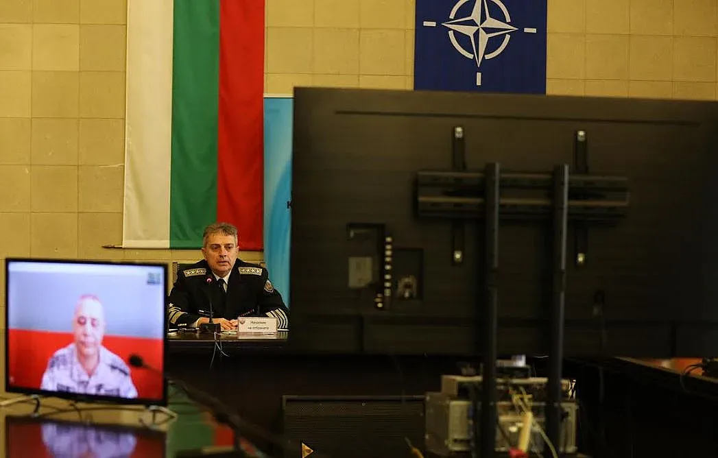 Шефът на генщаба поздрави военните ни в чужбина