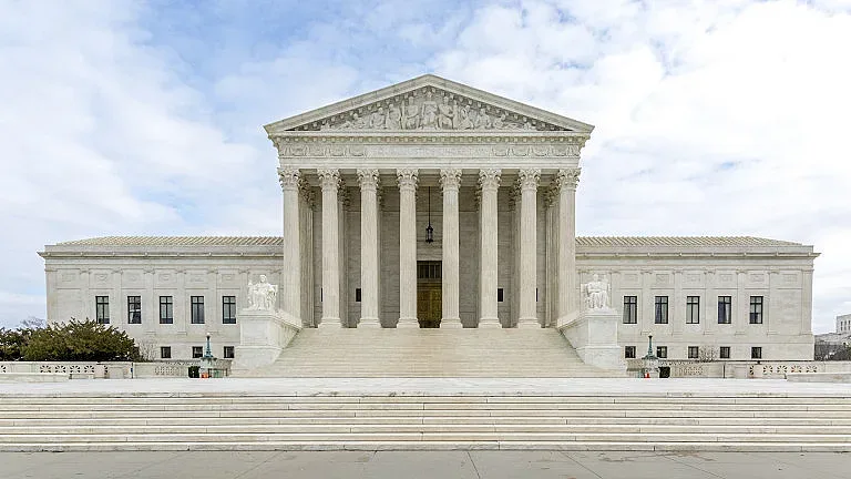 Върховният съд на САЩ заседава по телефона