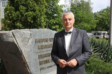 ВЪВ В.СТАНДАРТ: Бум на млади доброволци