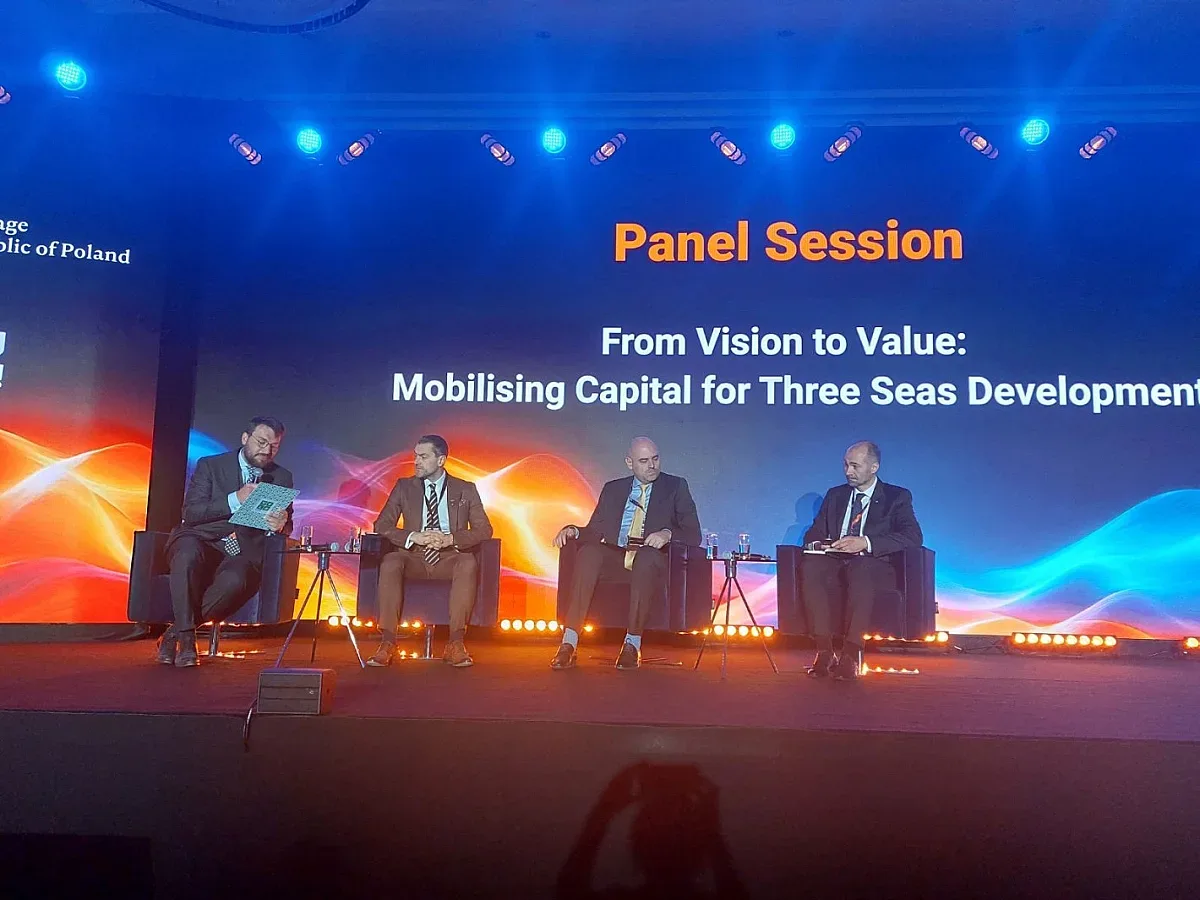 Шефът на ББР Цанко Арабаджиев участва в бизнес форум на инициативата „Три морета”