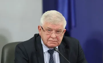 Здравният министър решил проблемите на джипитата