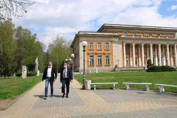 Кирил Добрев в Перник: Добрите управленци си личат в криза