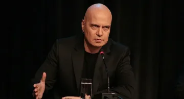 Мамят протестъри от името на Слави Трифонов
