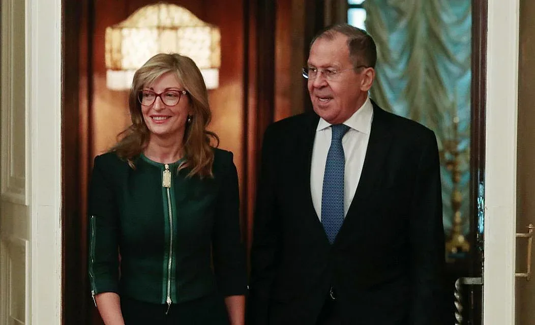Лавров и Захариева с договорки напук на вируса
