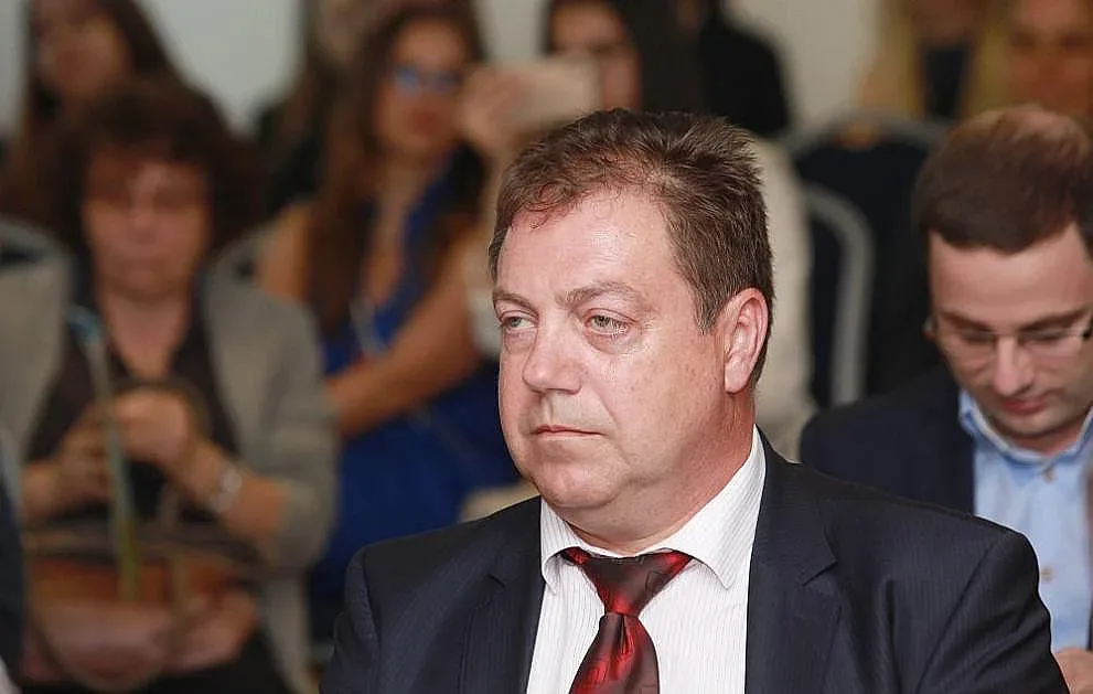 Д-р Маджаров: Да отворим училищата? Опасно е