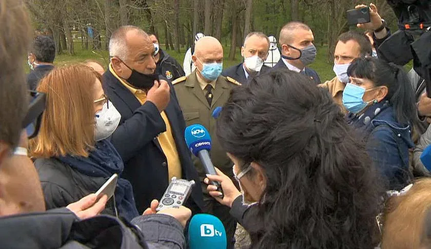 Отварят парковете в София за майки с деца