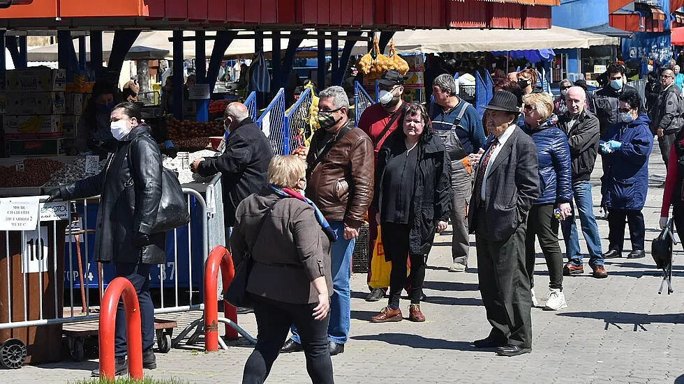 Защо не искаме да носим маски на публично място