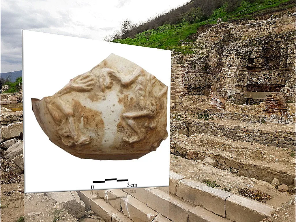 Уникална находка:Скелети върху чаша на 2000 години