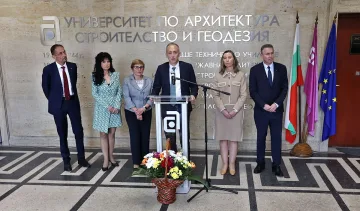 Просветният министър отсече за матурите по математика! Няма мърдане