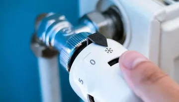 Спират парното, хаос със сметките