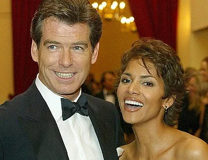 Холи Бери: Пиърс Броснан спаси живота ми