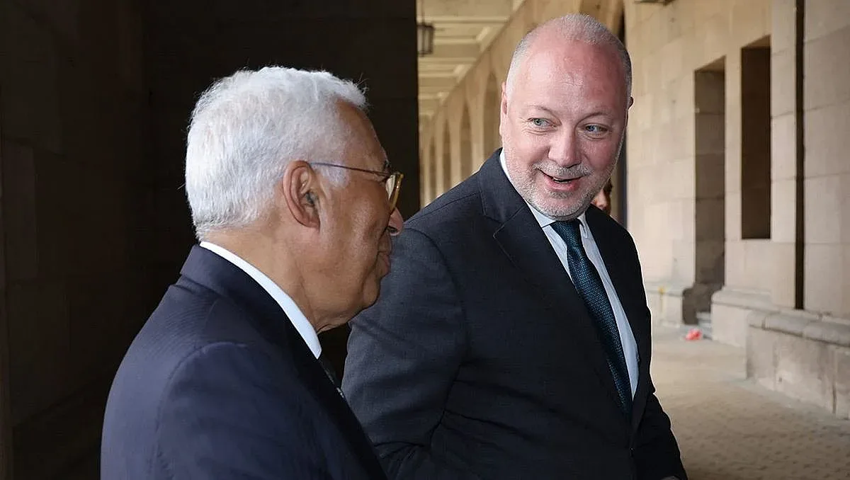 Желязков и Антонио Коща посещават оръжейни заводи у нас