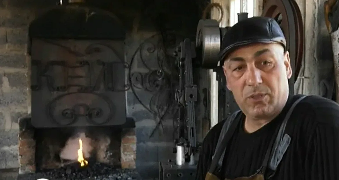 Ковач дарява труда си на болницата в Лом