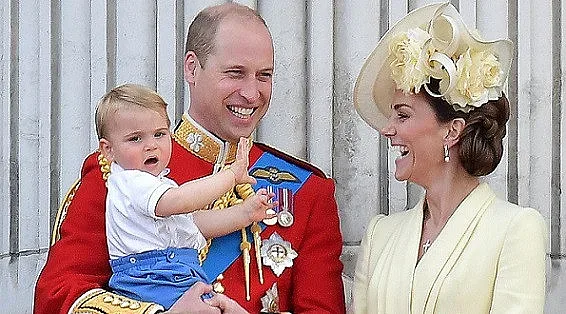 „Короната“ остави Елизабет и Луи без парти за ЧРД