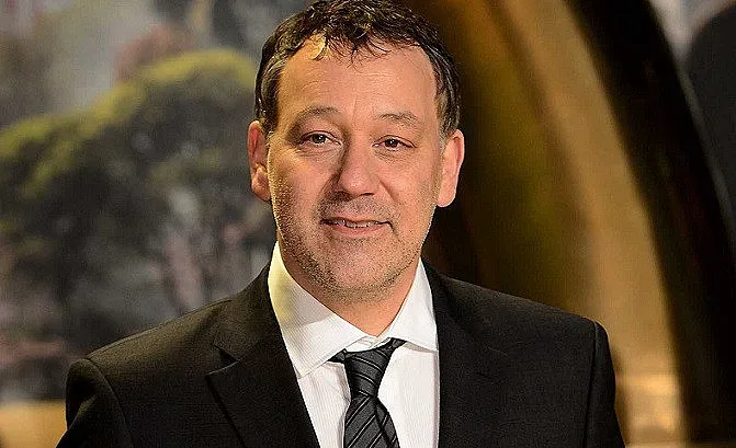 Сам Рейми влиза в Марвел