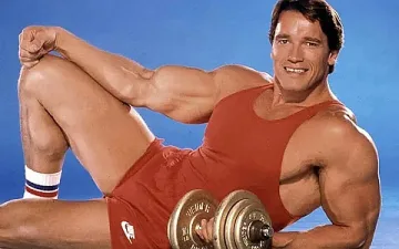 Арни: Майка и татко ме мислеха за гей