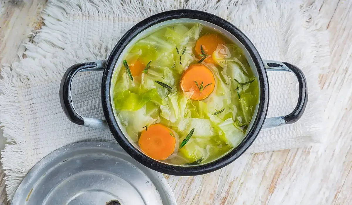 Тези пролетни супи гарантирано топят излишно тегло!