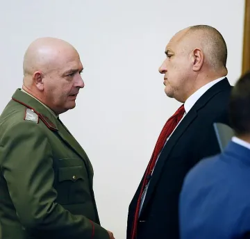 Ген. Мутафчийски остава с най-високо доверие