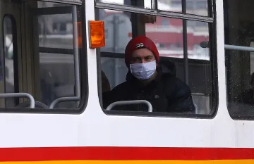 Излизаме само с маски извън дома