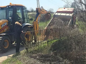Камион срути мост в хасковско село
