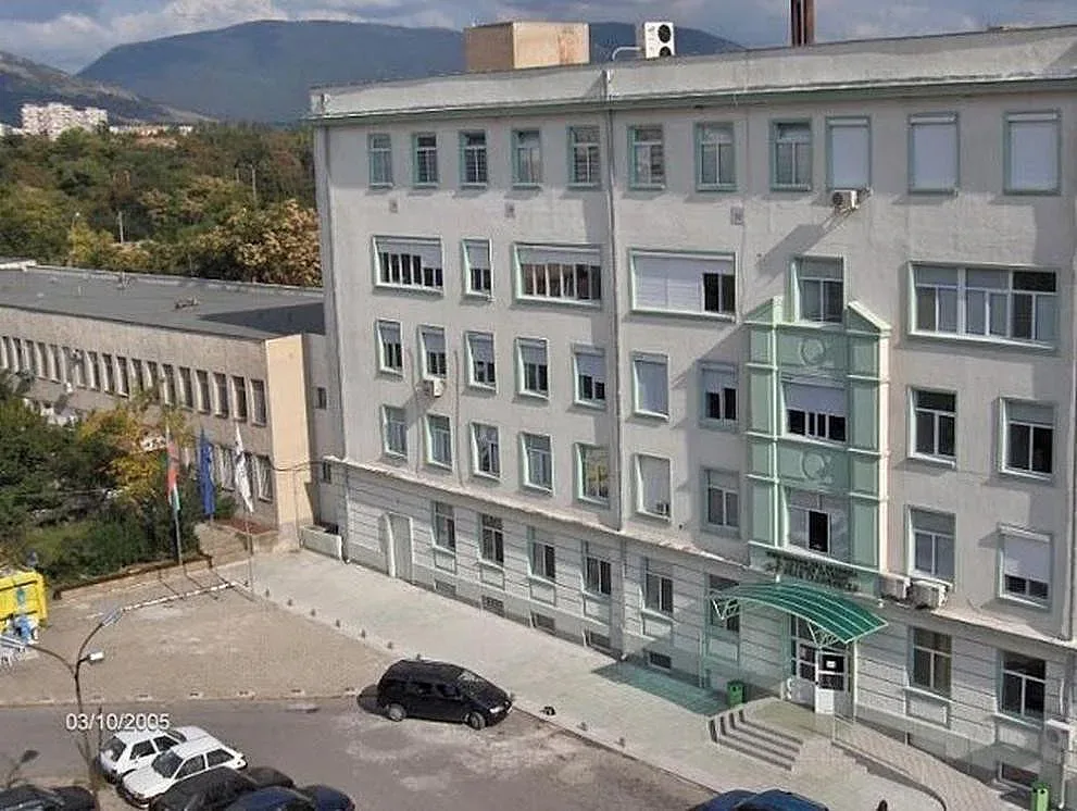 За първи път!Бедни роми с дарение за болница