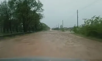 След потопа! Бедствие в Лехчево, вадят хора с лодки