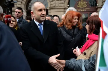 Радев изненада, няма вето