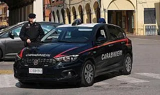 Карабинери разнасят пенсиите в Италия