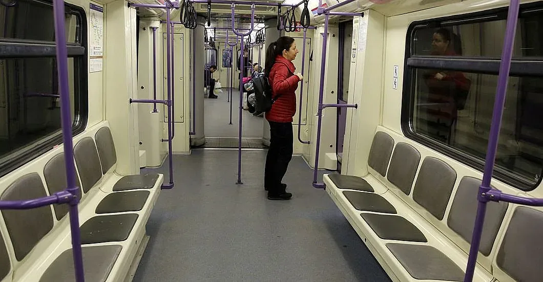 Камери следят дали се тъпчем в метрото