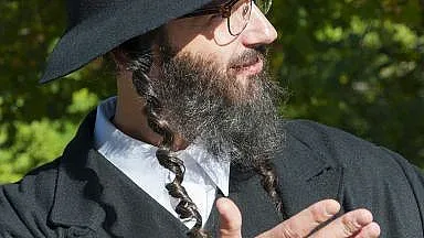 Правят маски за мъжете с бради