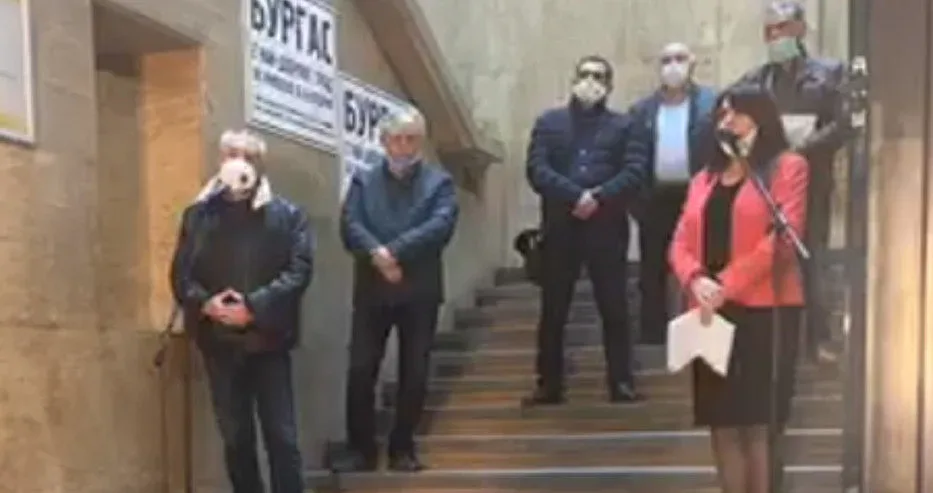 Хранителни пакети за нуждаещи се в Бургас