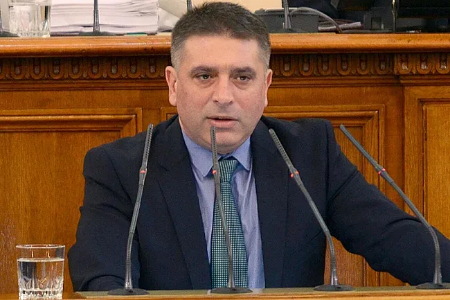 Зловещо! Разпределяли дела от екзотични острови