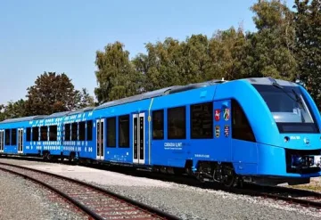 БДЖ пуска допълнителни влакове до уникален град