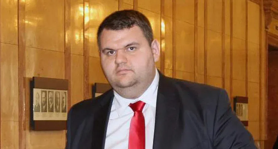 Ново огромно дарение от Делян Пеевски