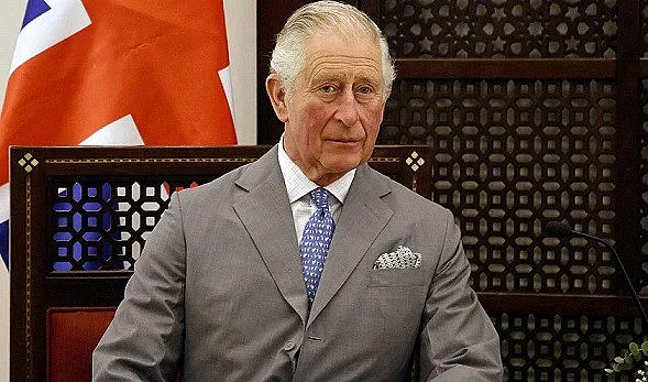 Чарлз издържа херцозите и в САЩ