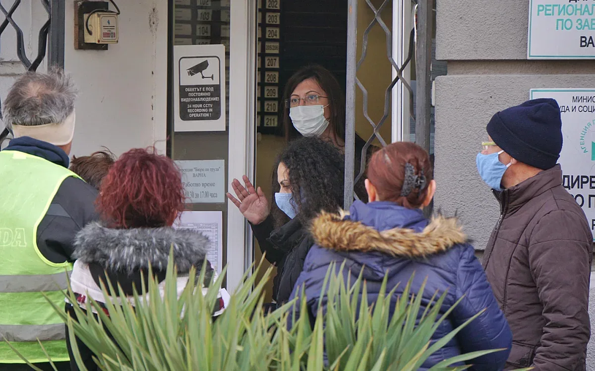 Фирми избират съкращения пред схемата 60:40