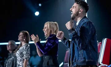 15-годишна пее „Осъдени души“ в „Гласът на България“