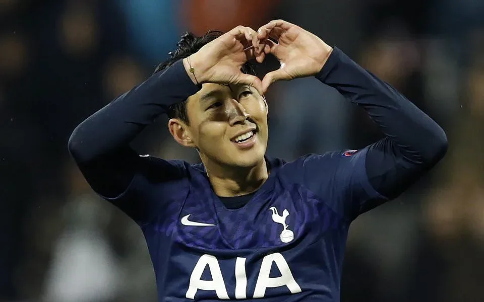 Военни прибраха на лагер звезда на Тотнъм