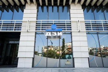 ДЗИ застрахова медиците в София борещи се с/у COVID-19