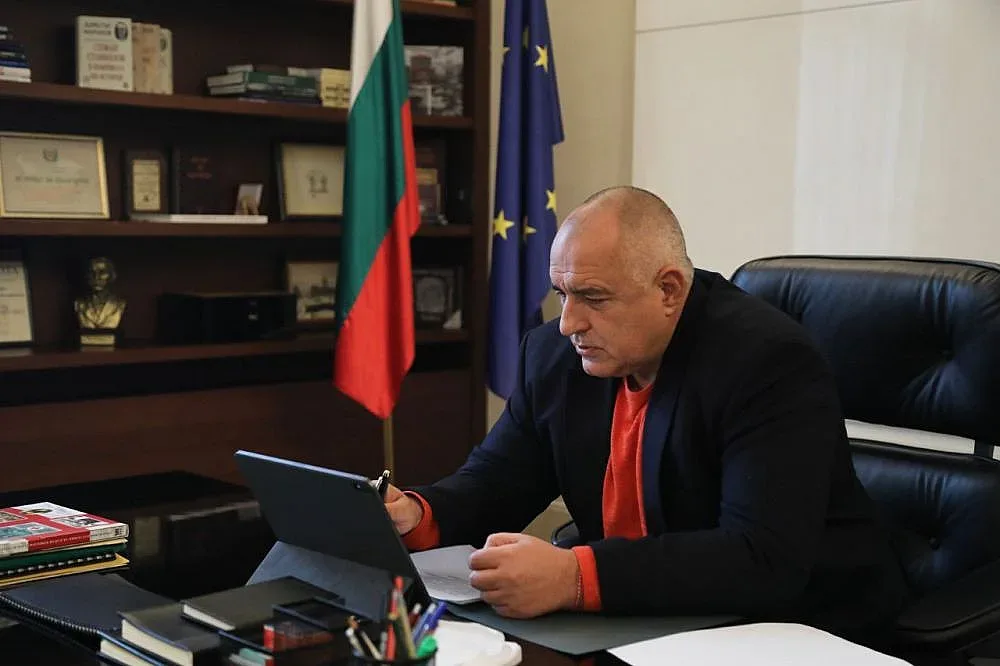 Удължават извънредното положение до 13 май