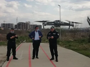Следят нарушители на карантината с дрон